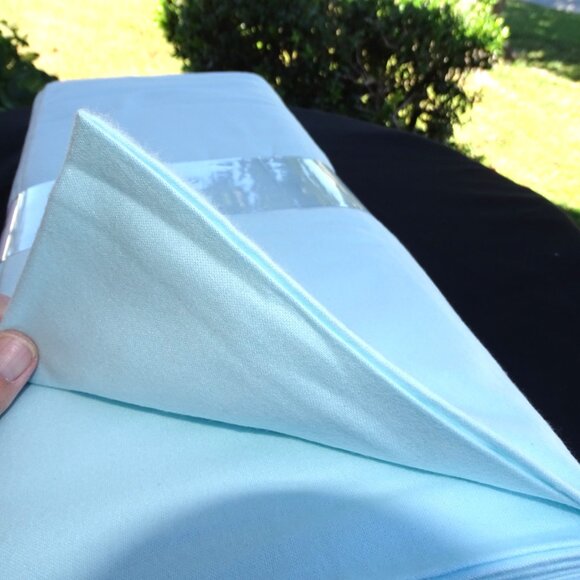 Comfy Cozy 10 yd 43" Clearwater Solid Fln - Picture 3 of 8